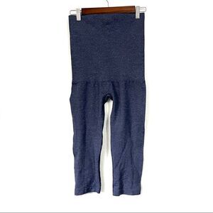 Secret Treasures High Waist Capri Leggings Size M/L